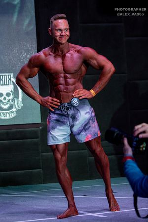MEN'S PHYSIQUE 174
